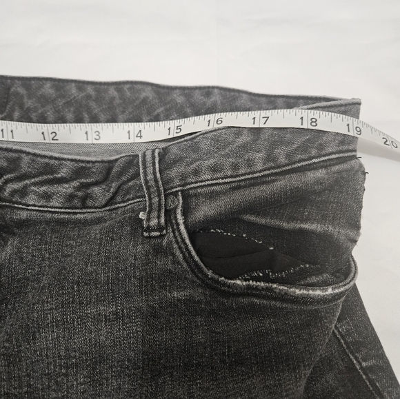 Kut From The Kloth Plus Size Distressed Straight Leg Jeans! - Picture 5 of 7